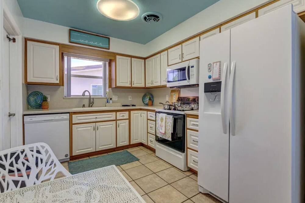 Photo of Kitchen in Cocoa Isles