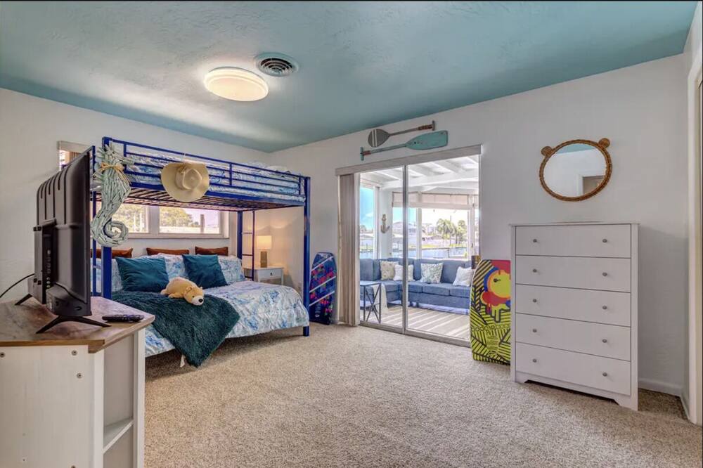 Photo of Bedroom in Cocoa Isles