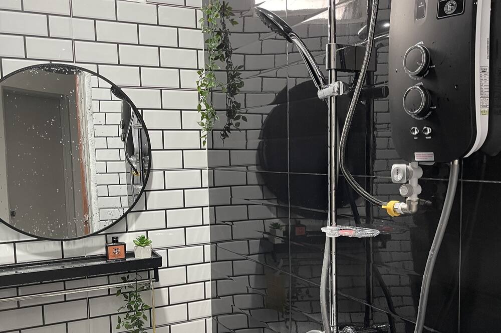 Photo of Bathroom in Kampung Pengkalan Maras