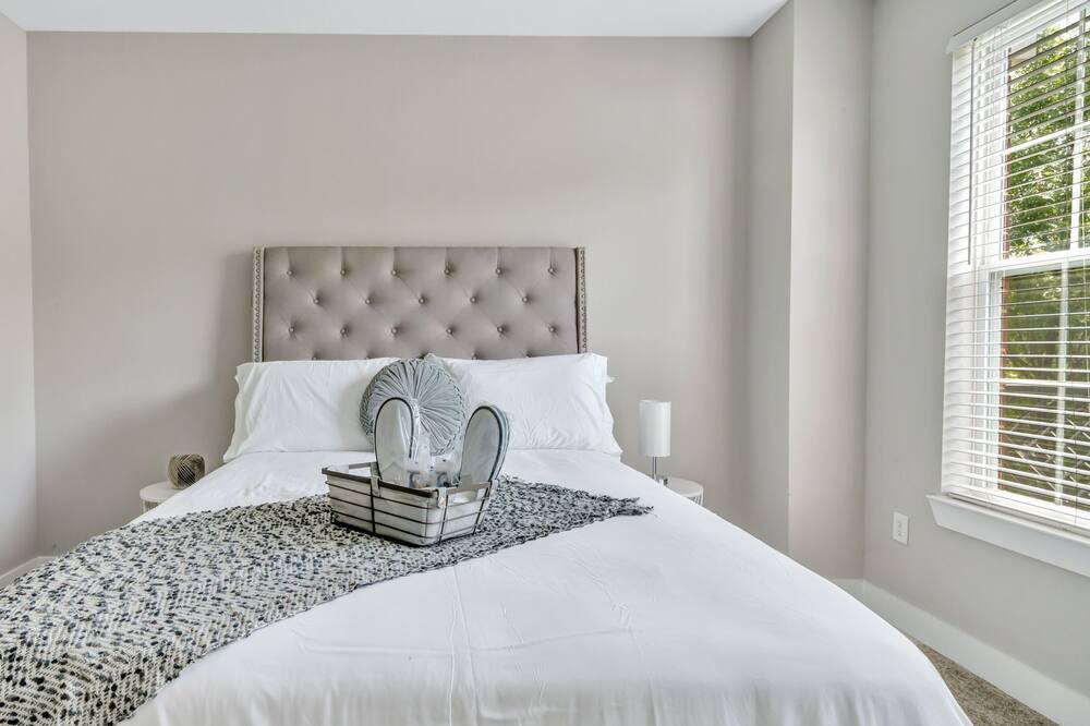 Photo of Bedroom in Oak Lawn