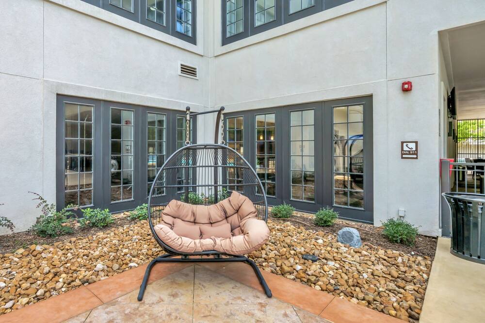 Photo of Outdoor in Oak Lawn