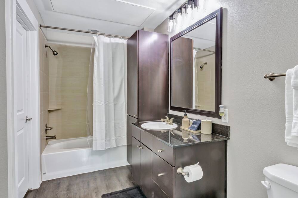 Photo of Bathroom in Oak Lawn