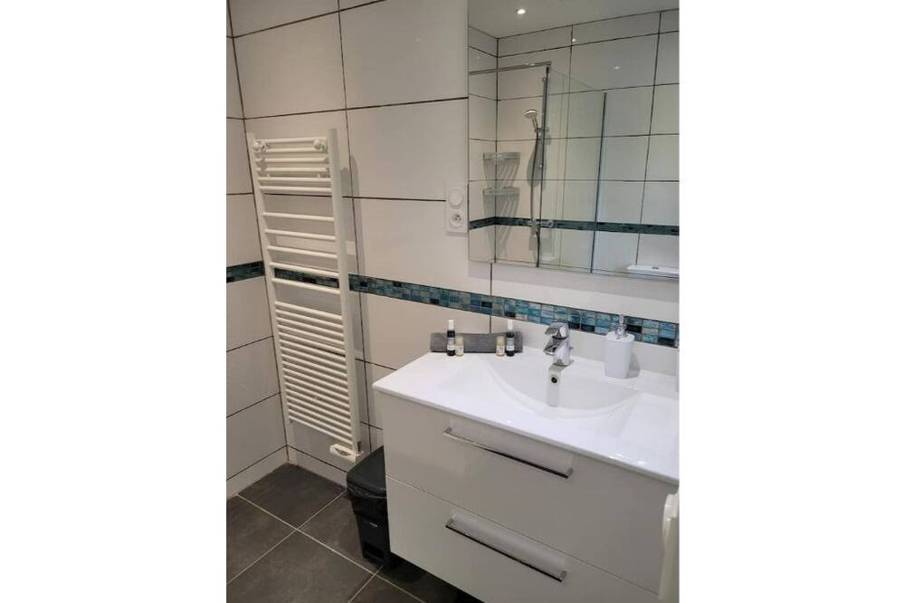 Photo of Bathroom in Saint-Julien-de-Peyrolas