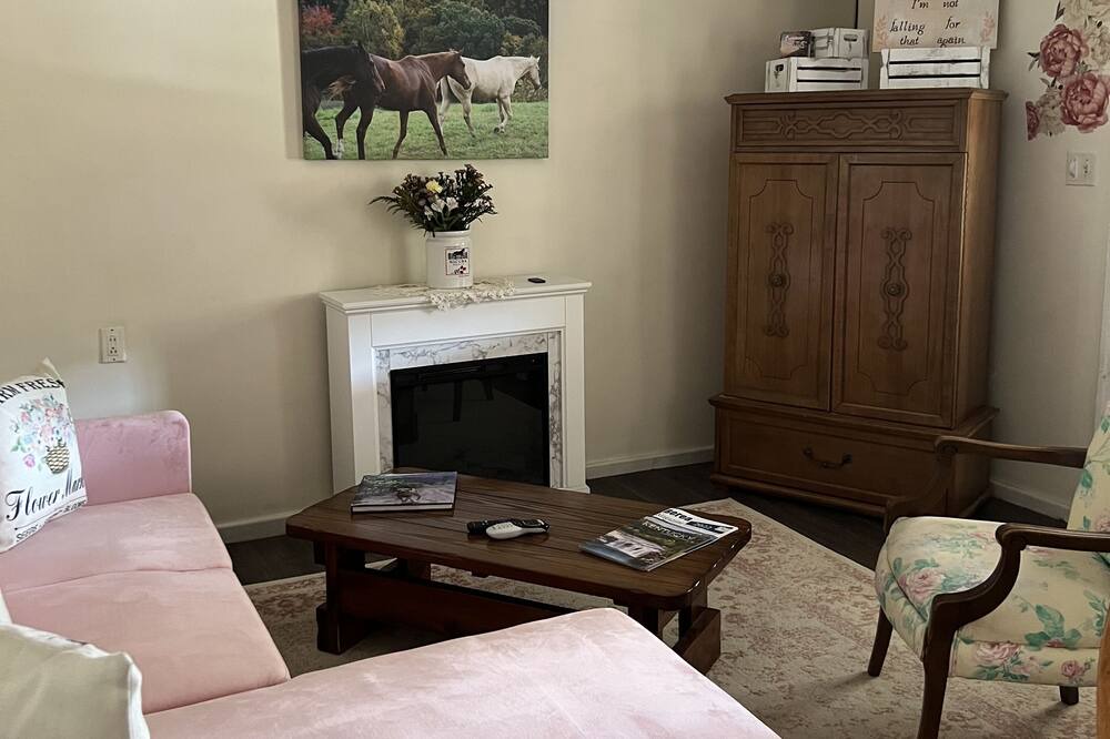 Photo of Livingroom in Berea