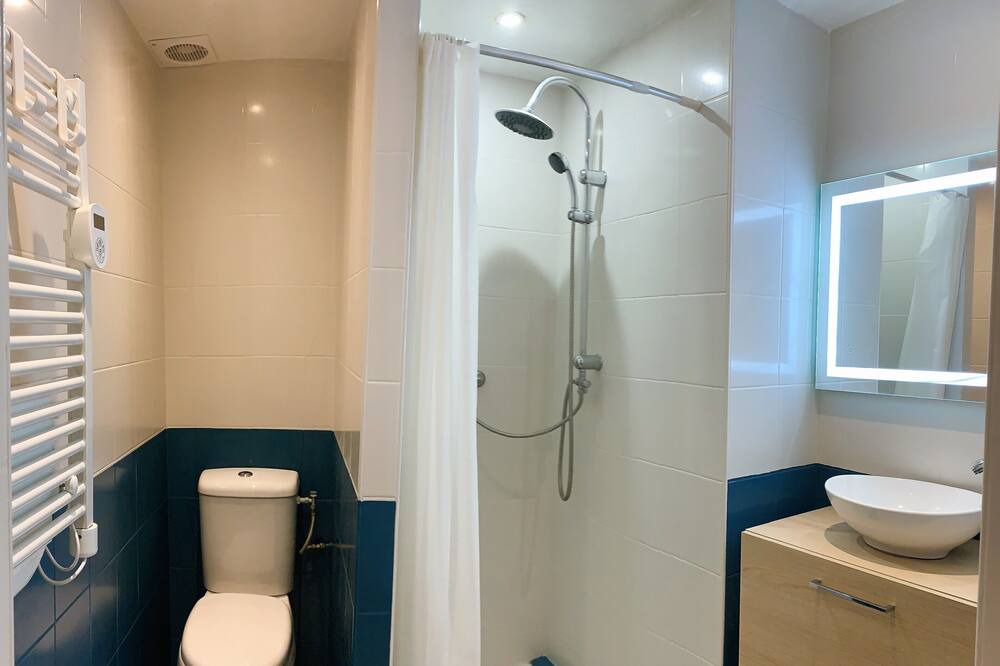 Photo of Bathroom in Thuir