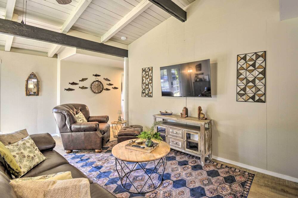 Photo of Livingroom in Quilcene