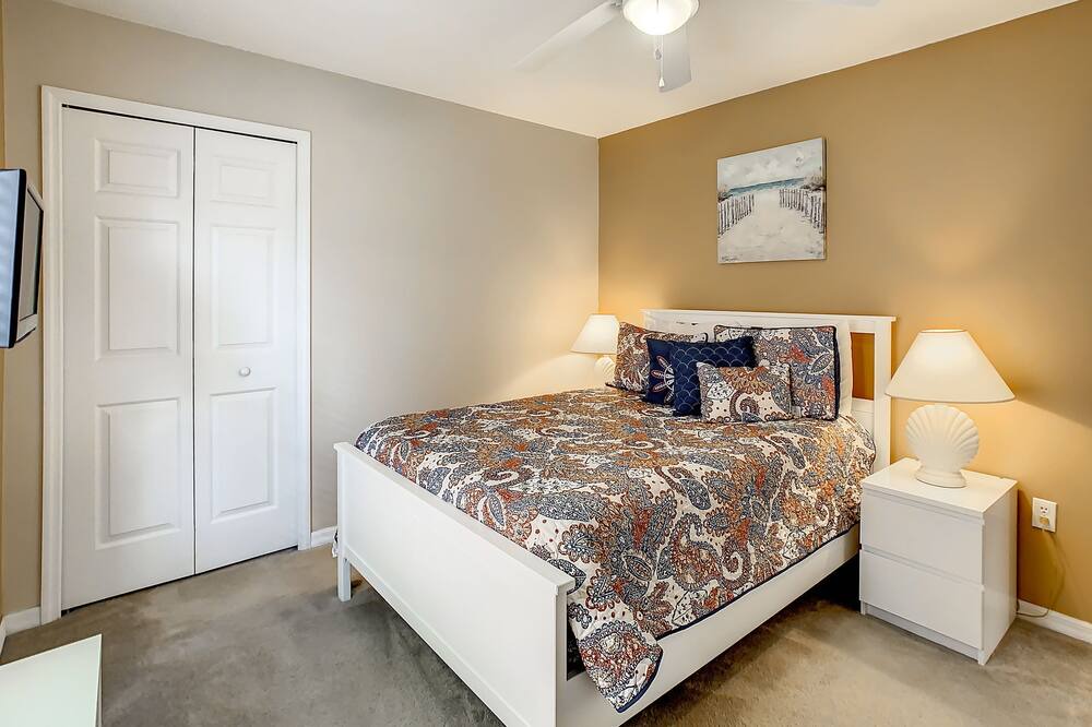 Photo of Bedroom in Lake Wilson Preserve