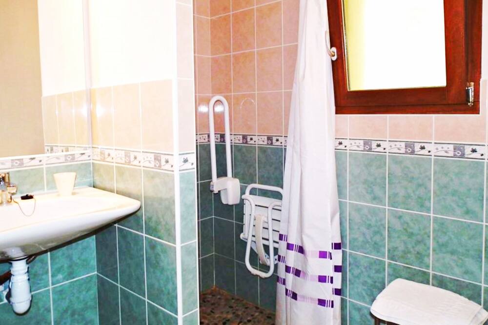 Photo of Bathroom in Gavaudun