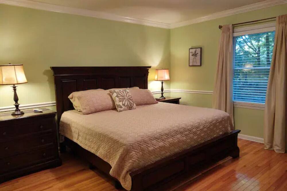 Photo of Bedroom in Bakersville