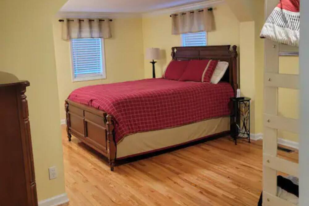 Photo of Bedroom in Bakersville