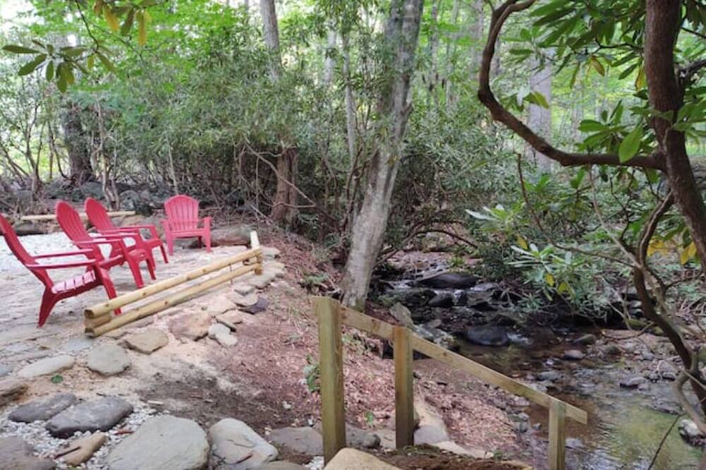Photo of Outdoor in Bakersville