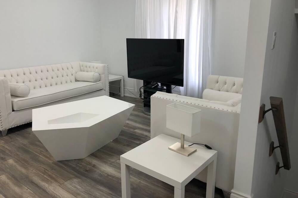 Photo of Livingroom in Thorold