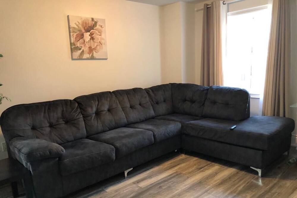 Photo of Livingroom in Thorold