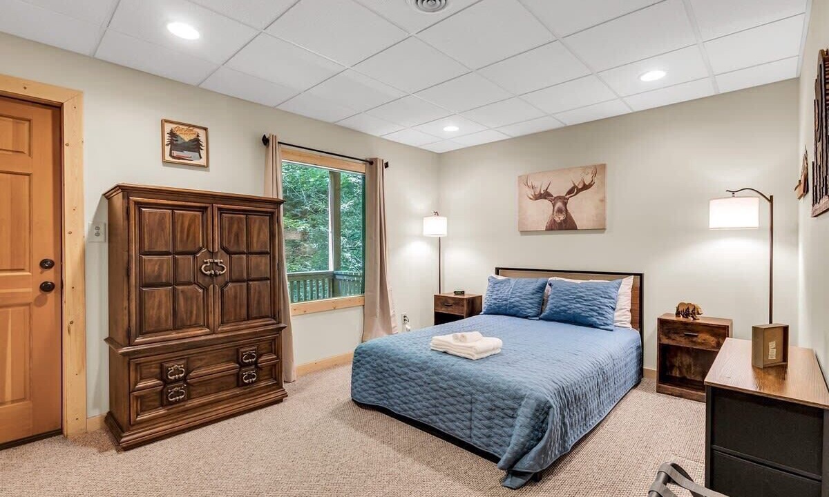 Photo of Bedroom in Walnut Mountain