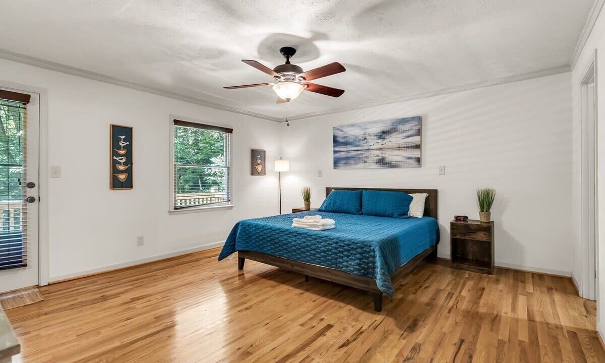 Photo of Bedroom in Walnut Mountain