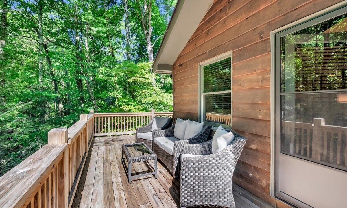 Photo of Patio Balcony in Walnut Mountain