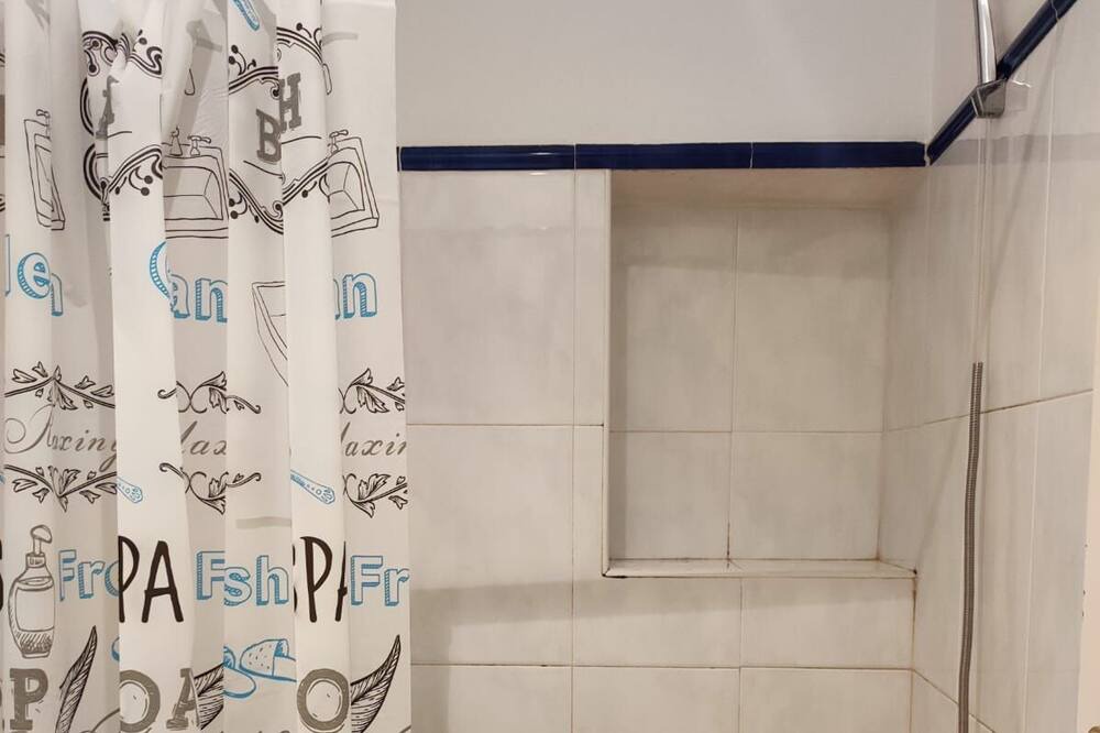 Photo of Bathroom in Figueres