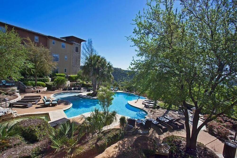 Photo of Outdoor in McNeil