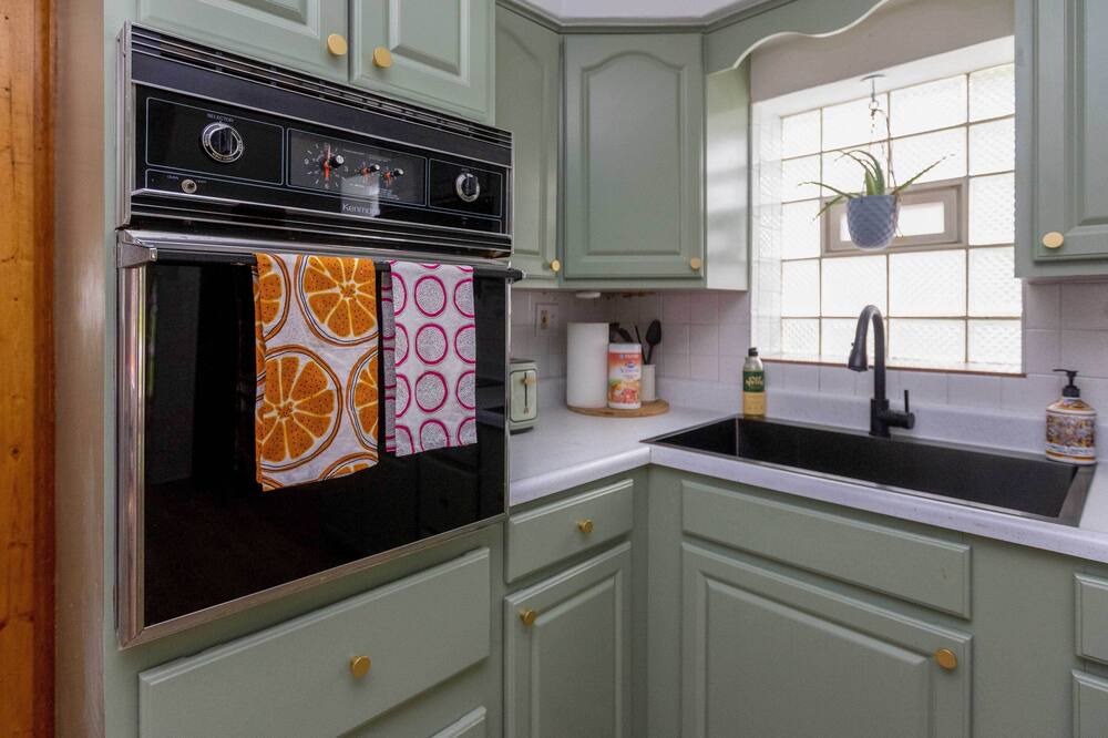 Photo of Kitchen in Lindenwood Park