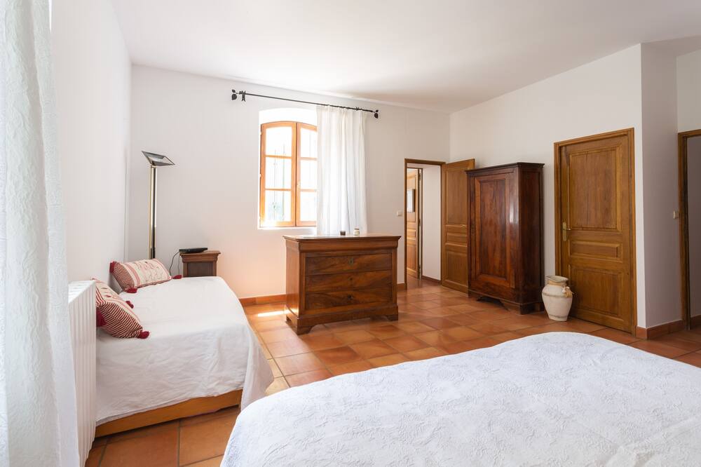Photo of Bedroom in Le Pontet