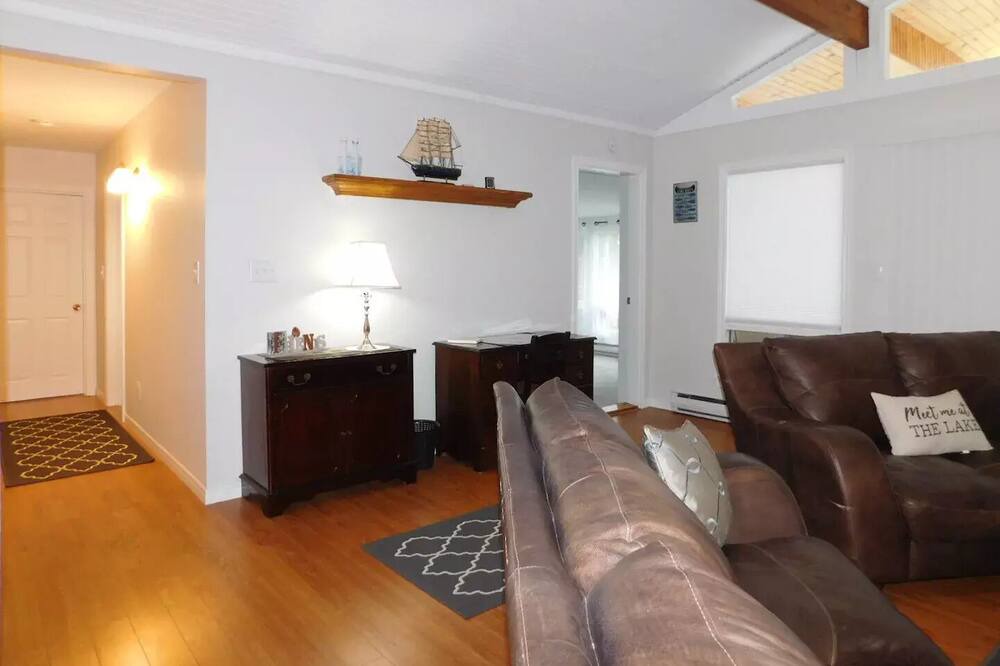 Photo of Livingroom in Bobcaygeon