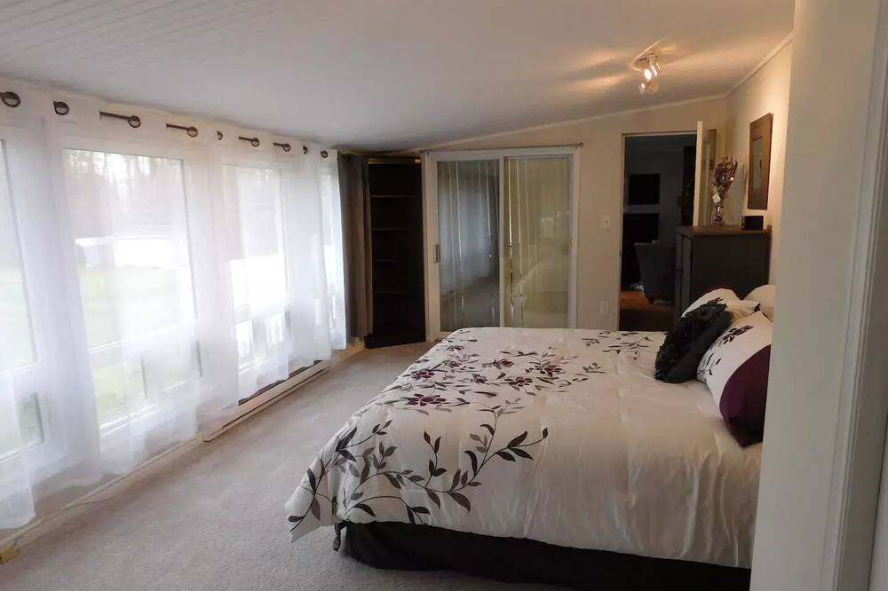 Photo of Bedroom in Bobcaygeon