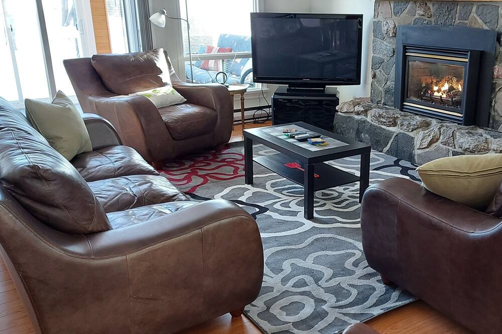 Photo of Livingroom in Bobcaygeon