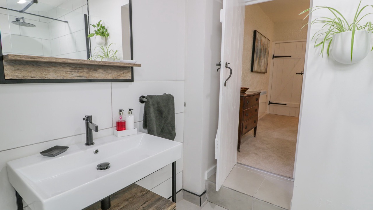 Photo of Bathroom in Pen-y-sarn