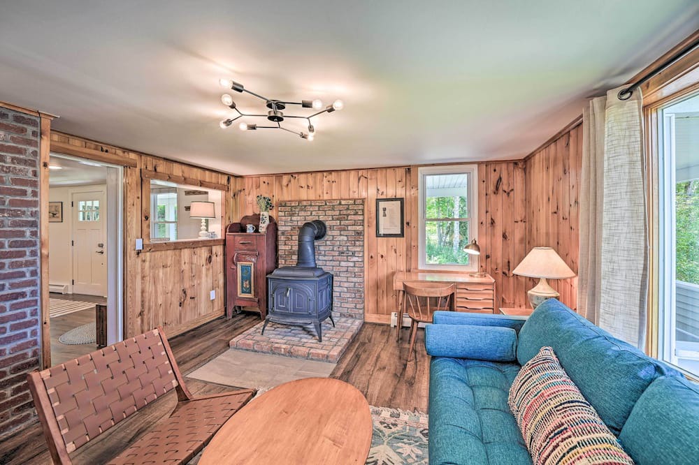 Photo of Livingroom in Canaan