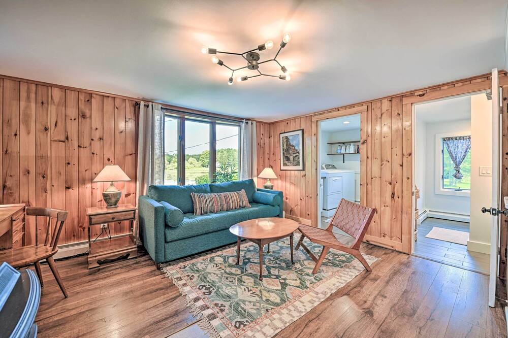 Photo of Livingroom in Canaan