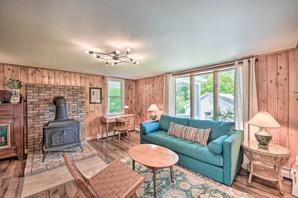 Photo of Livingroom in Canaan