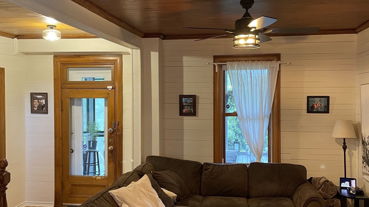 Photo of Livingroom in Rawdon