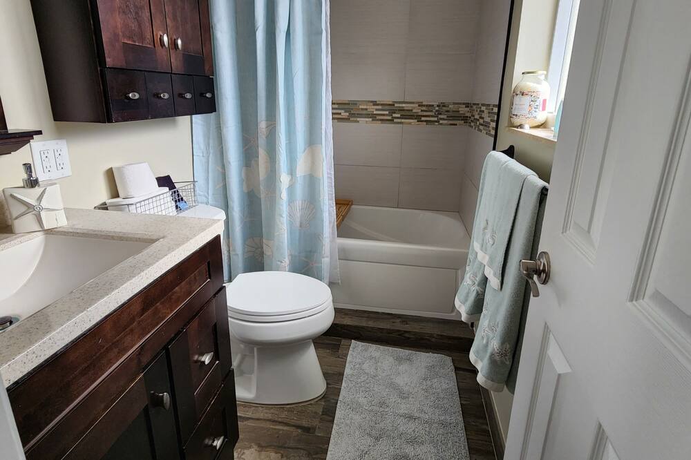 Photo of Bathroom in Cypress Point