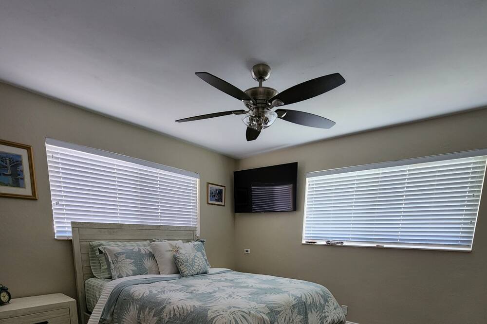 Photo of Bedroom in Cypress Point