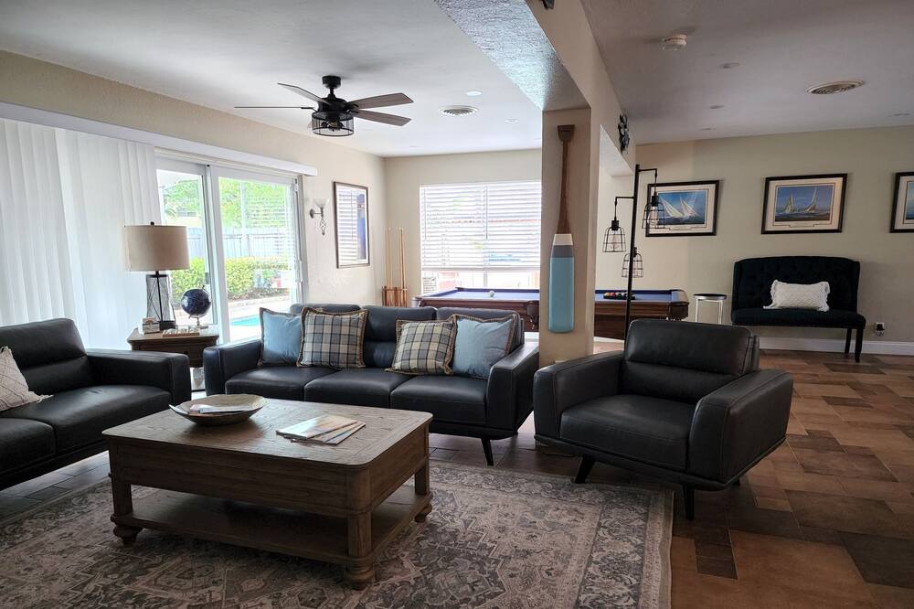 Photo of Livingroom in Cypress Point