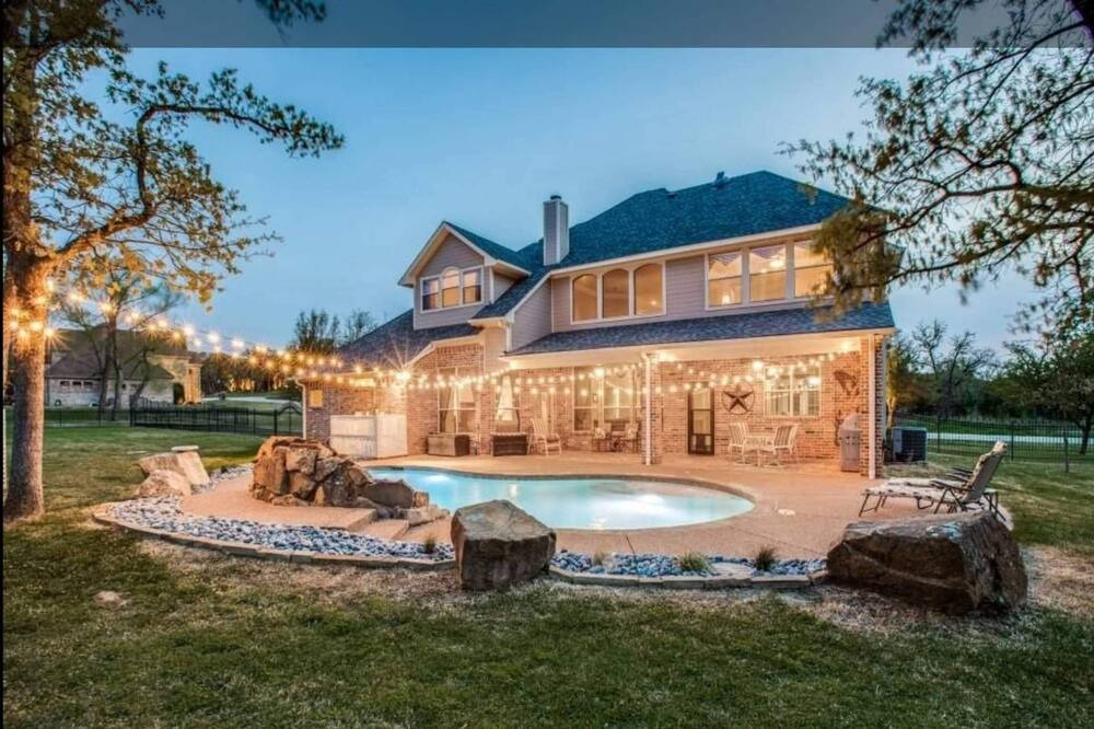 Photo of Outdoor in Burleson