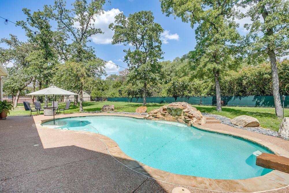 Photo of Outdoor in Burleson