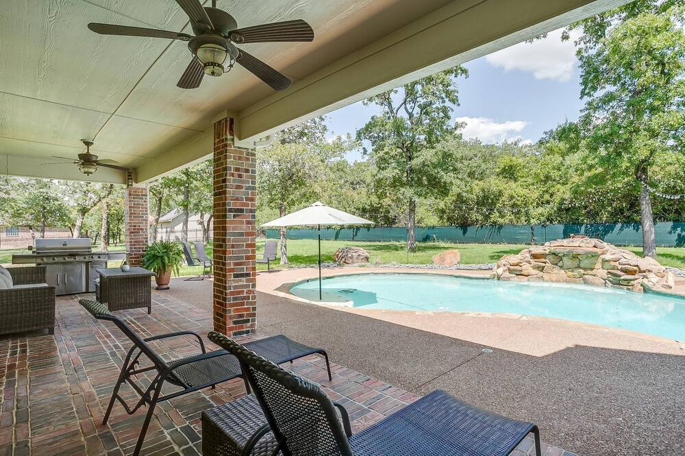 Photo of Outdoor in Burleson