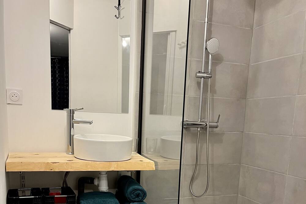 Photo of Bathroom in Merignies