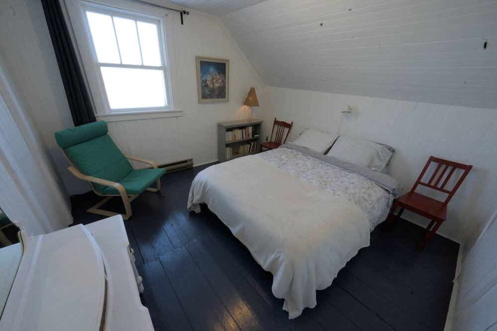 Photo of Bedroom in Saint-Paulin