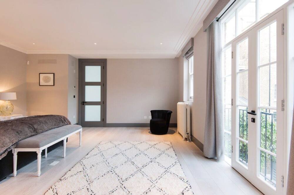 Photo of Bedroom in Courtfield