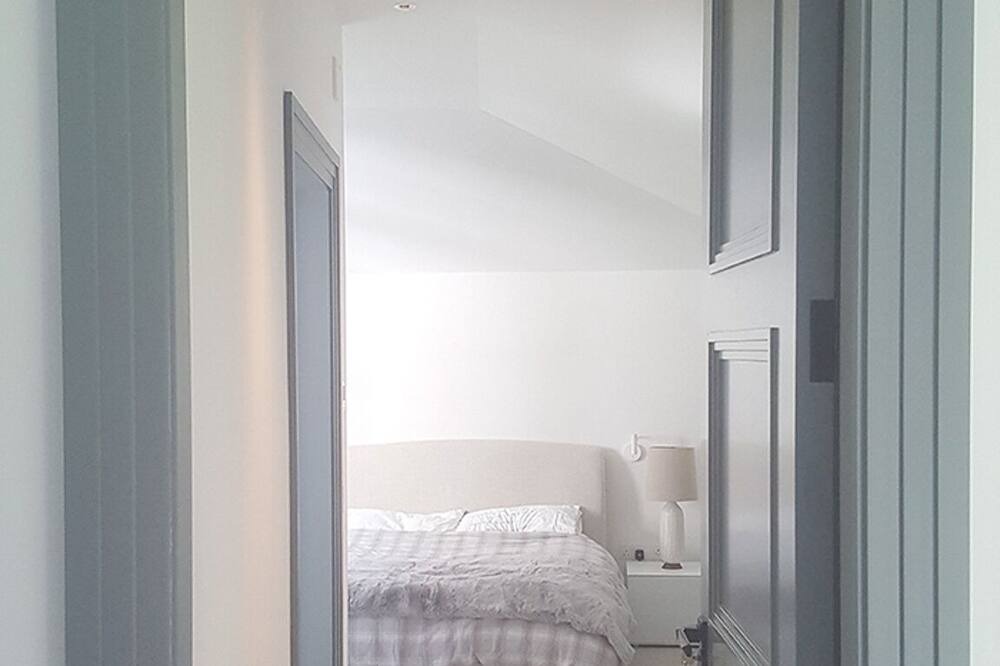 Photo of Bedroom in Courtfield