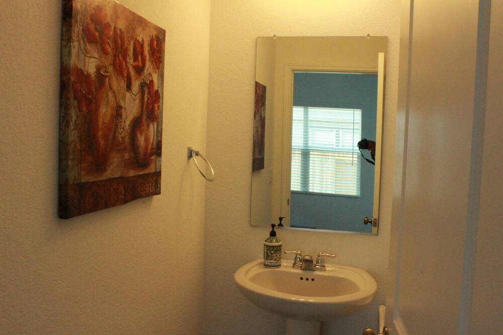 Photo of Bathroom in Stony Ridge North