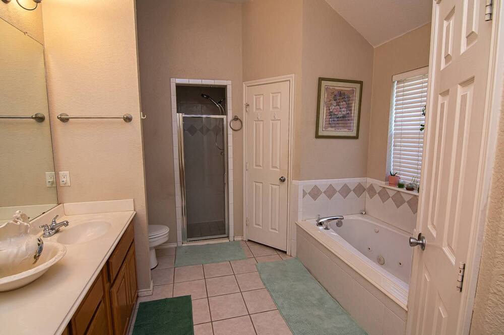 Photo of Bathroom in Springtown
