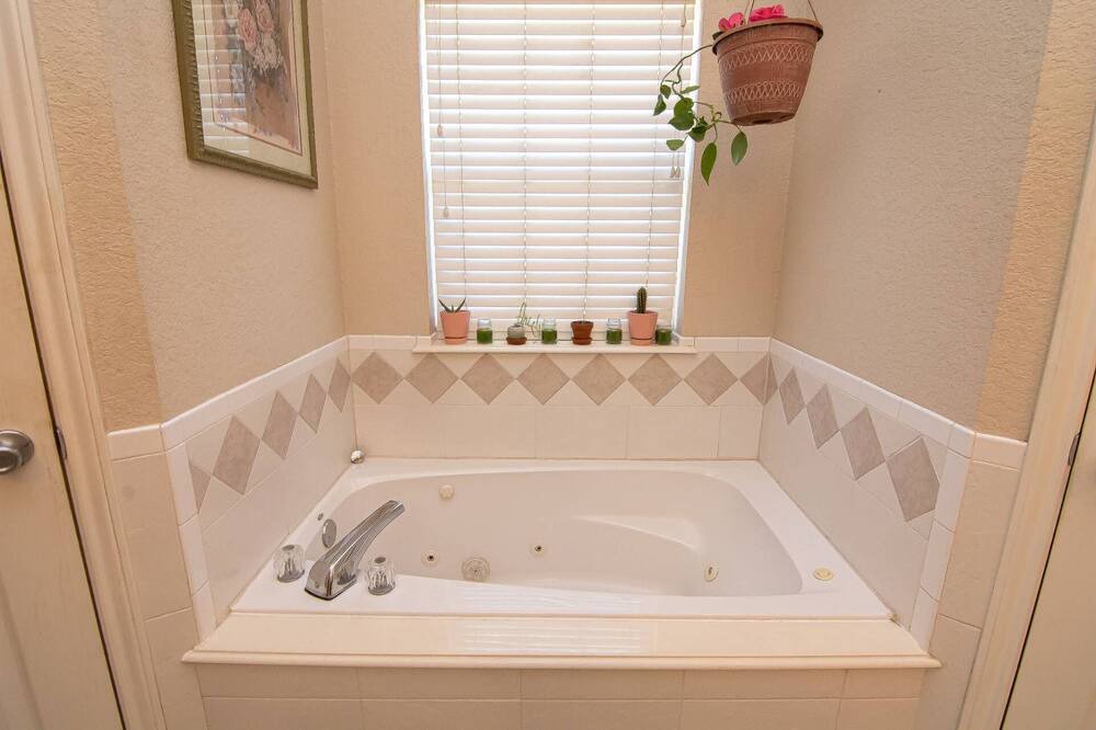 Photo of Bathroom in Springtown