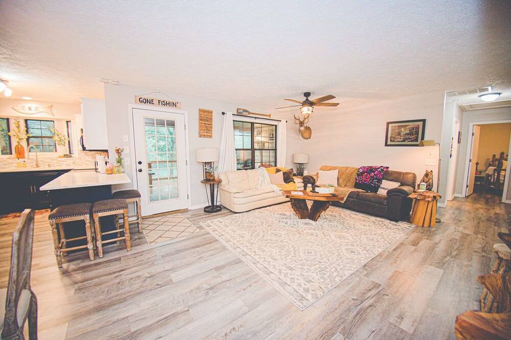 Photo of Livingroom in Branson West