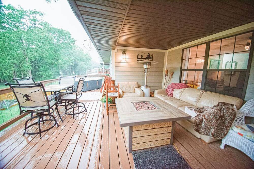 Photo of Patio Balcony in Branson West