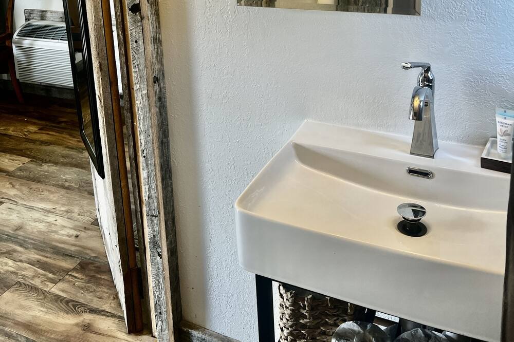 Photo of Bathroom in Lansing