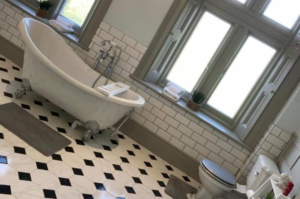 Photo of Bathroom in Trawscoed