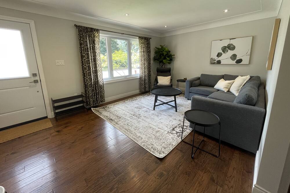 Photo of Livingroom in Hamilton